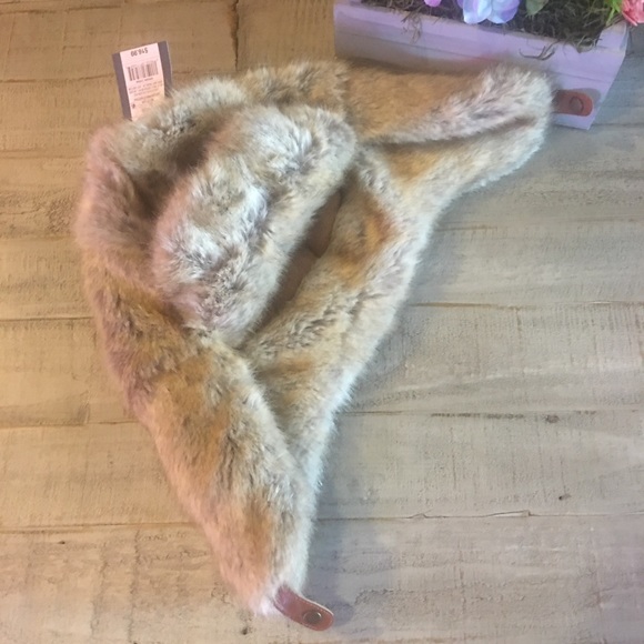 NWT Universal Thread Women’s Faux Fur Trapper Hat - Picture 2 of 7